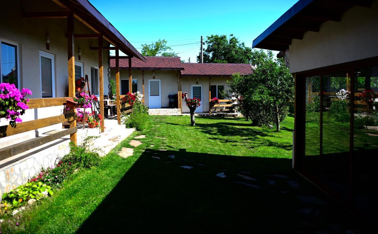Къща За Гости Ваканция Ezerets Exterior photo